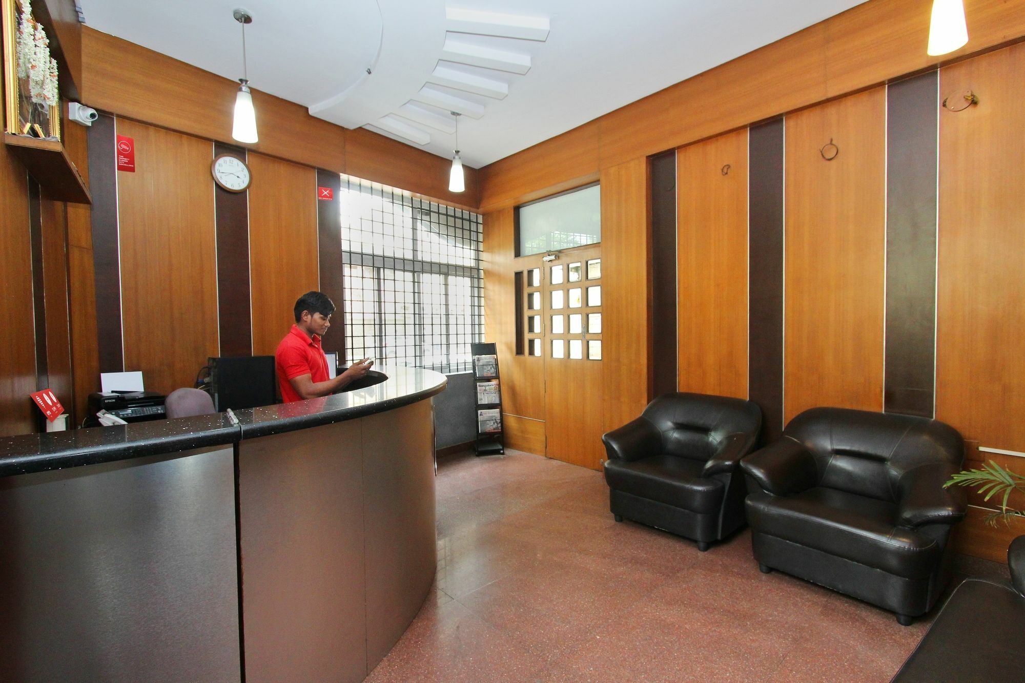 Oyo 7669 The Trinitywood Hotel Bangalore Luaran gambar