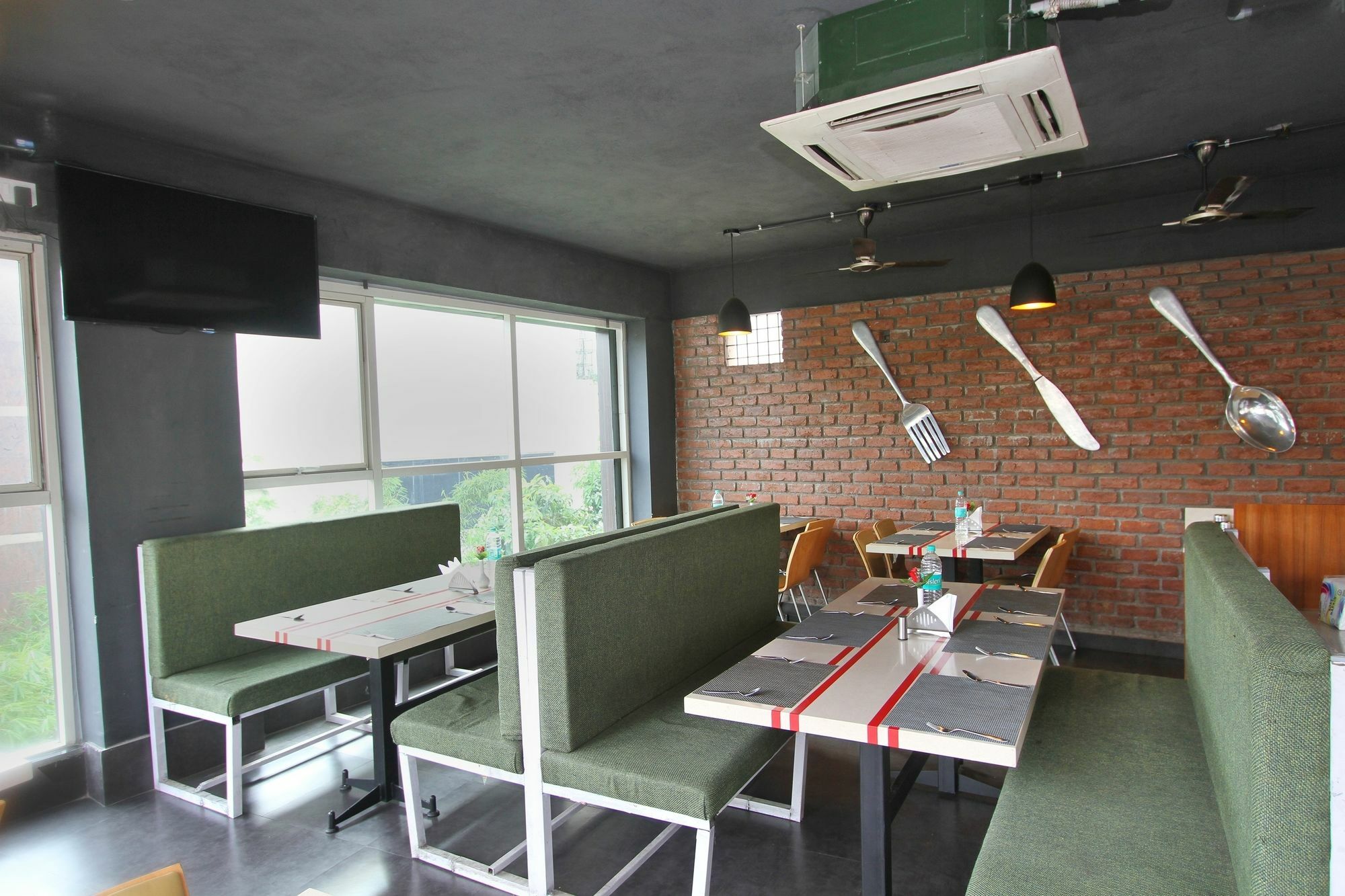 Oyo 7669 The Trinitywood Hotel Bangalore Luaran gambar