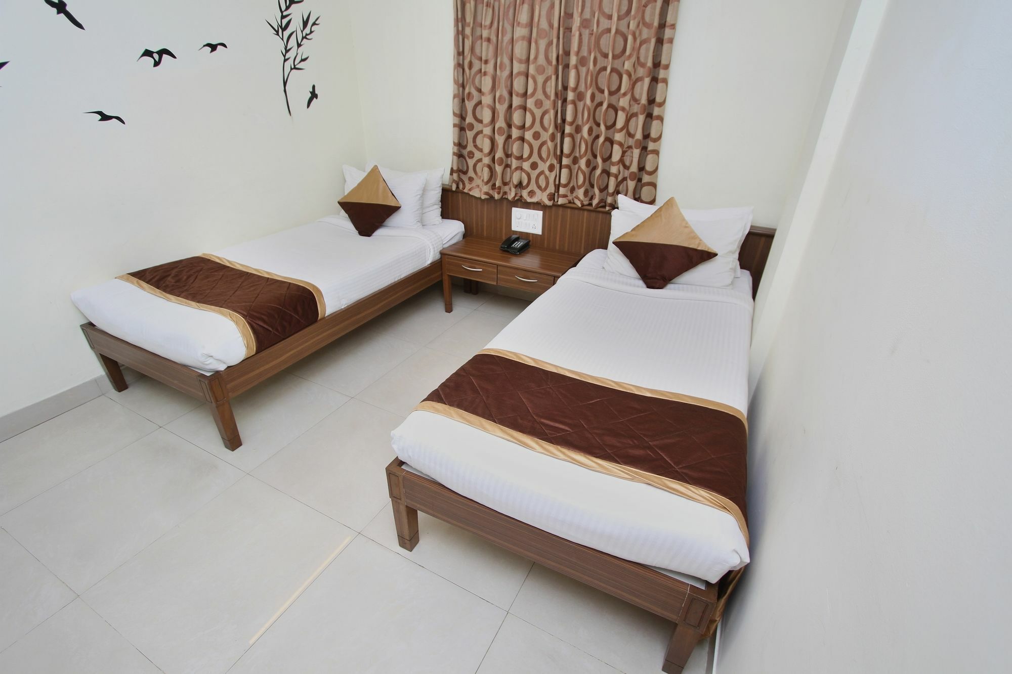 Oyo 7669 The Trinitywood Hotel Bangalore Luaran gambar
