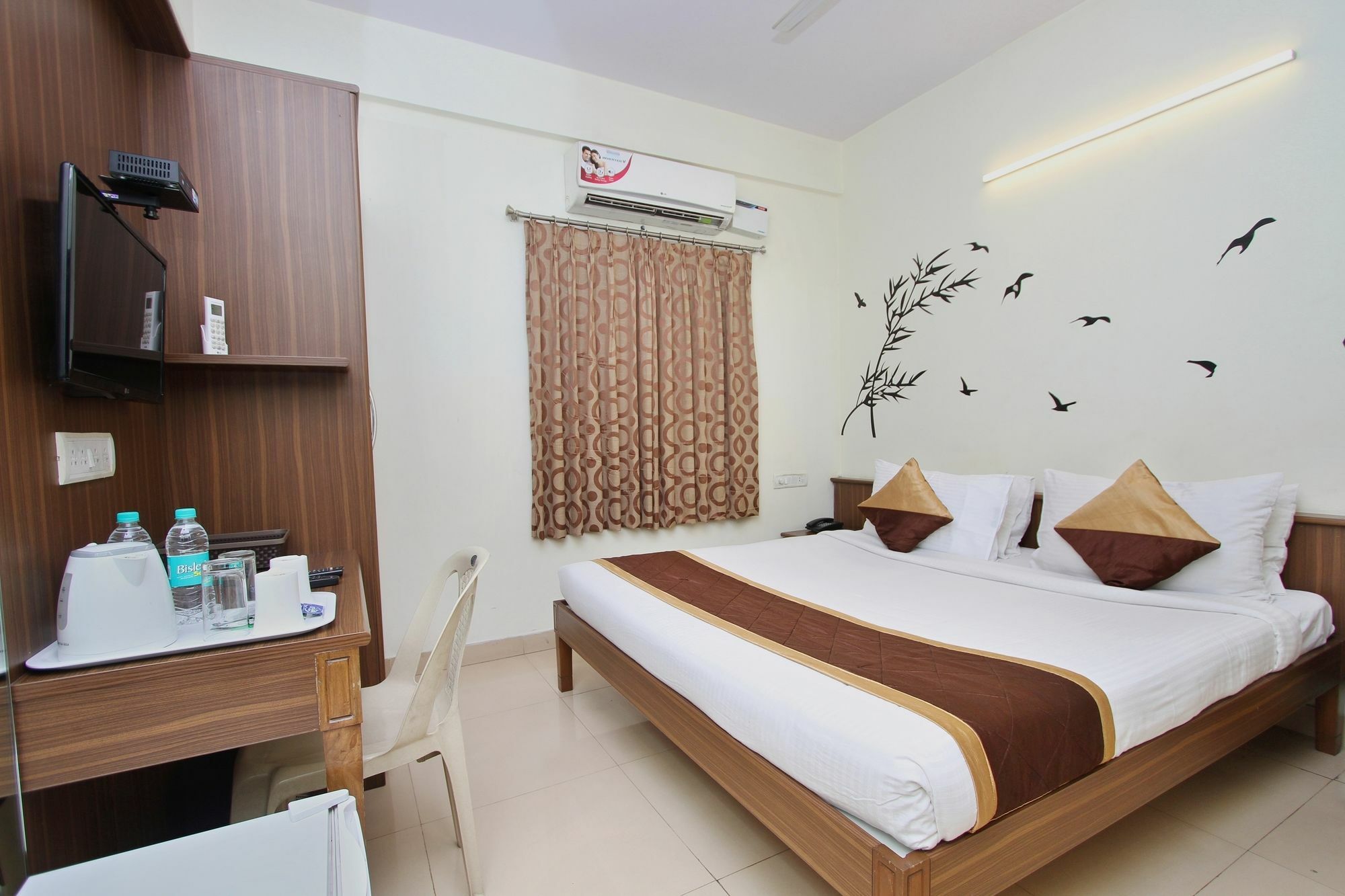Oyo 7669 The Trinitywood Hotel Bangalore Luaran gambar